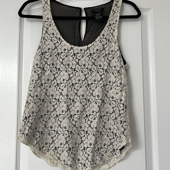 Lace tank aritzia size XS - Picture 2 of 4